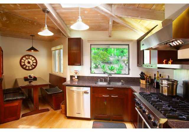 336 Pine Needles Drive Del Mar, CA 92014 - Photo 10 of 17 Cozy breakfast nook in kitchen