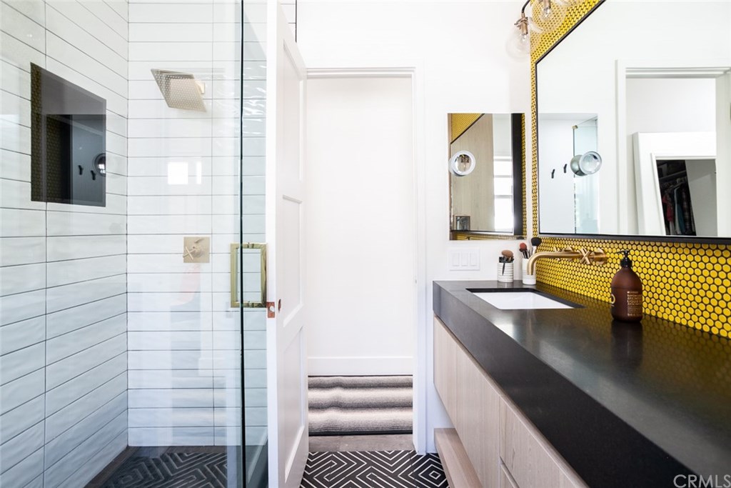 433 Broadway Costa Mesa, CA 92627 - Photo 14 of 16