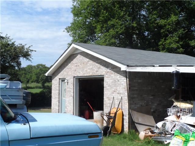 476 Deer Run Road Murfreesboro, TN 37128 - Photo 18 of 19 Second detached garage, lots of space with overhang large enough for a car or tractor.