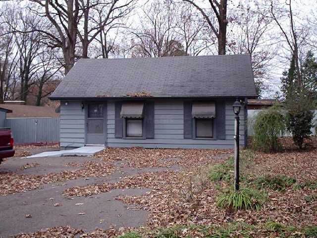1242 Old Hickory Road Memphis, TN 38116 - Photo 7 of 12 Guest house w/BR, LR and Bath