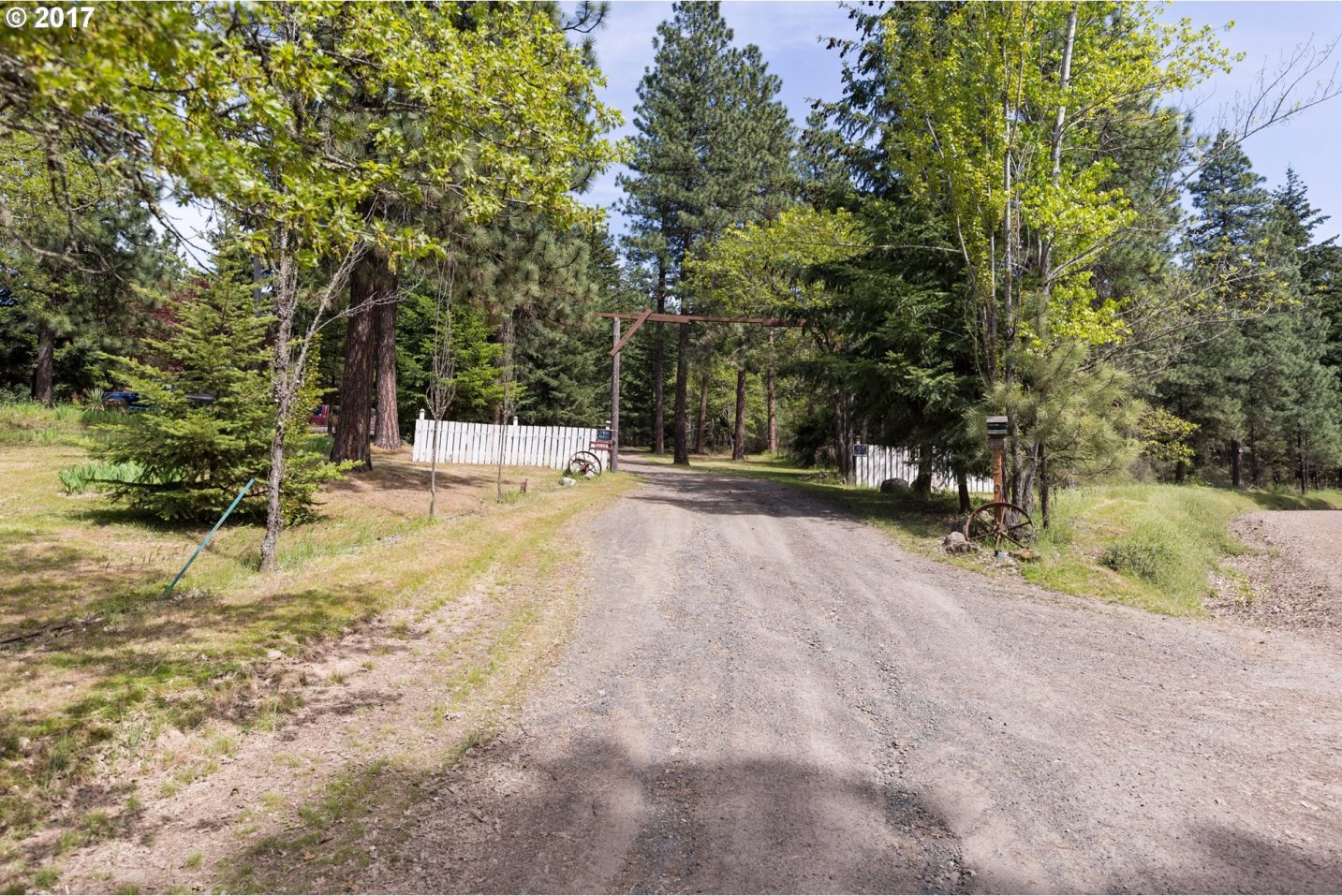 2370 Carroll Road Mosier, OR 97040 - Photo 2 of 23 Gallery Image 2
