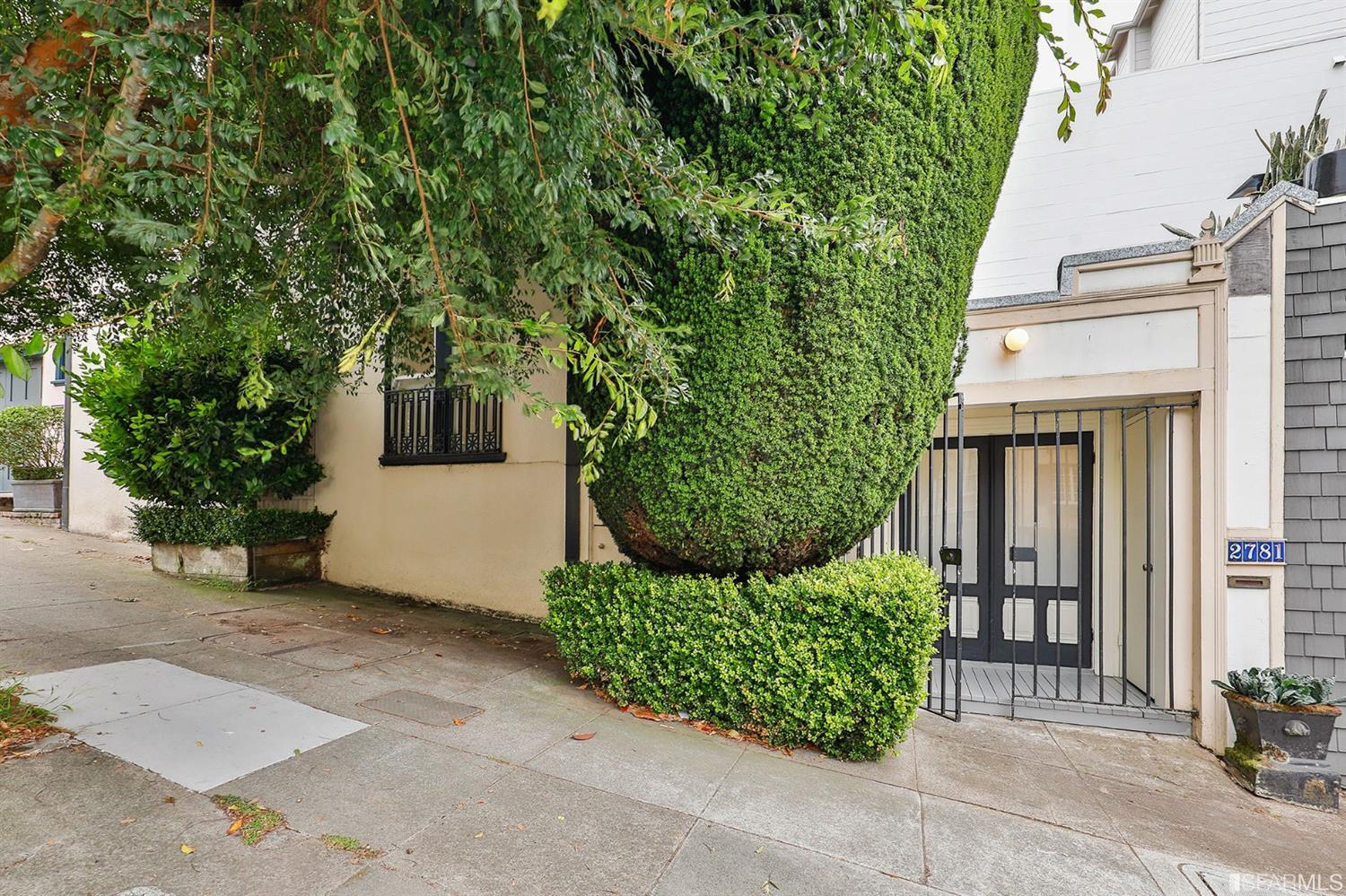 2781 Filbert Street San Francisco, CA 94123 - Photo 1 of 23