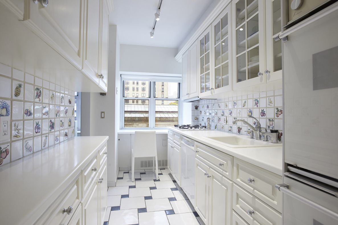 900 5th Avenue, Unit 4A Manhattan, NY 10021 - Photo 5 of 7