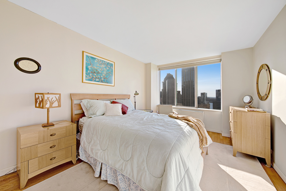 61 West 62nd Street, Unit 26L Manhattan, NY 10023 - Photo 6 of 9