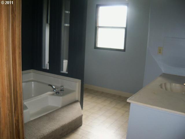 251 Kilkelly Road Kalama, WA 98625 - Photo 8 of 10