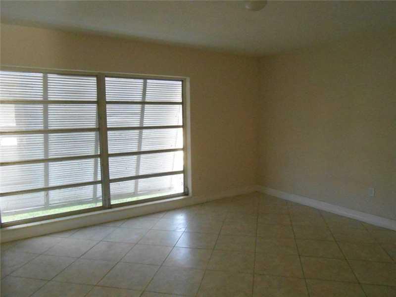 4315 Southwest 97th Court Miami, FL 33165 - Photo 8 of 13