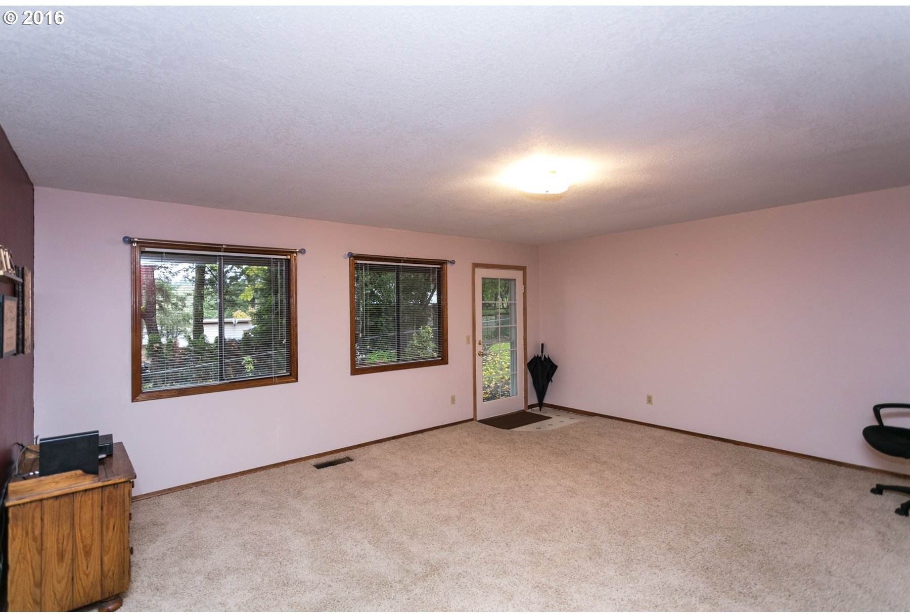 3301 Southwest Huber Street Portland, OR 97219 - Photo 20 of 27 Gallery Image 20
