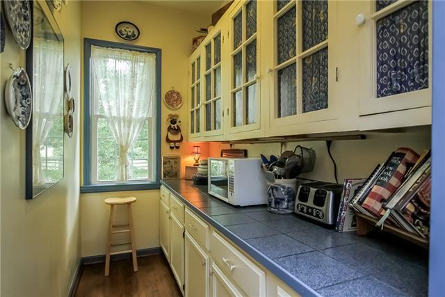 6024 Earhart Road Springfield, TN 37172 - Photo 8 of 30 You are going to love having this Butler Pantry located right off the kitchen.
