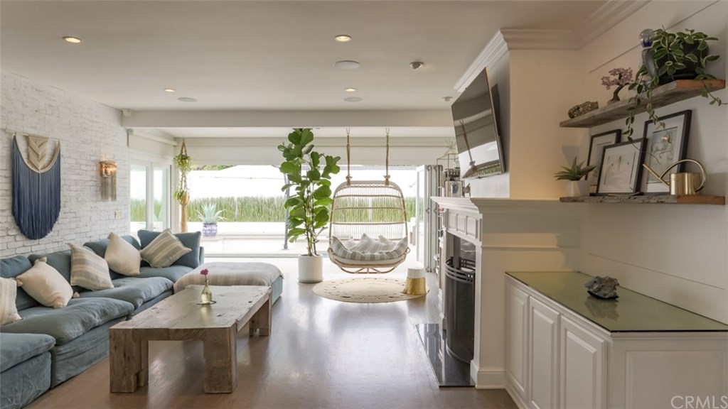 154 Allen Avenue Glendale, CA 91201 - Photo 11 of 32