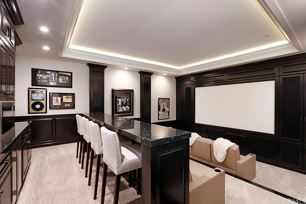 4521 Roxbury Road Corona del Mar, CA 92625 - Photo 16 of 40