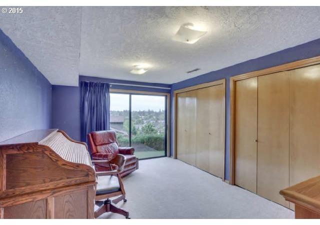 806 Southwest Wilson Court Gresham, OR 97080 - Photo 12 of 16 Gallery Image 12