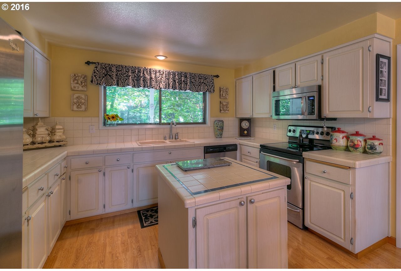 842 Hylo Road Southeast Salem, OR 97306 - Photo 7 of 28 Gallery Image 7