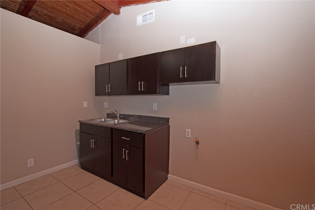 19340 Woodhill Street Rialto, CA 92376 - Photo 34 of 42