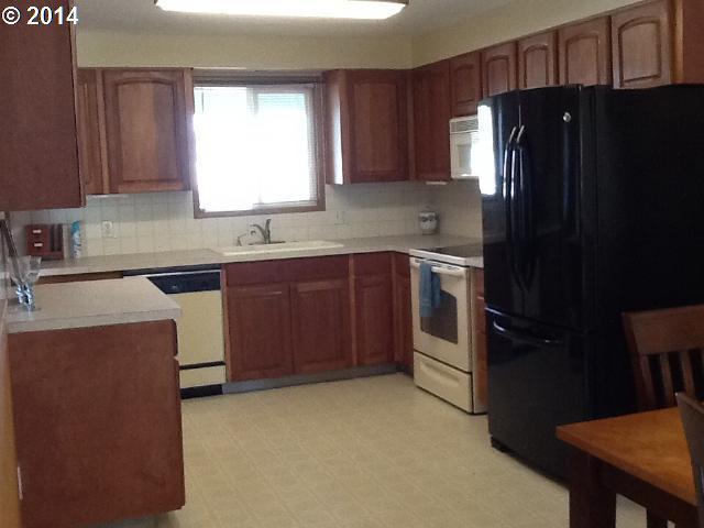 2319 Rhodora Street Forest Grove, OR 97116 - Photo 6 of 16 Gallery Image 6