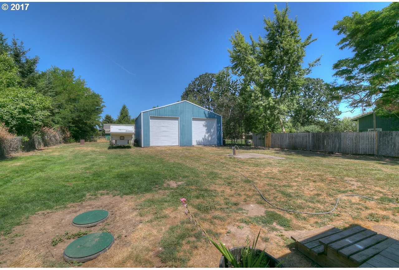 5823 Silverton Road Northeast Salem, OR 97305 - Photo 27 of 32 Gallery Image 27