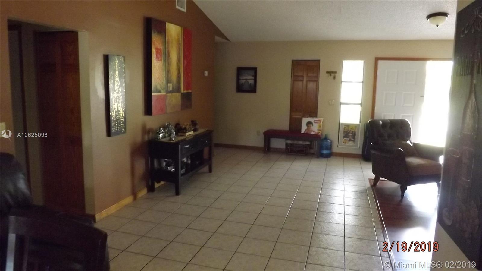 902 Cardinal Place Homestead, FL 33035 - Photo 6 of 13