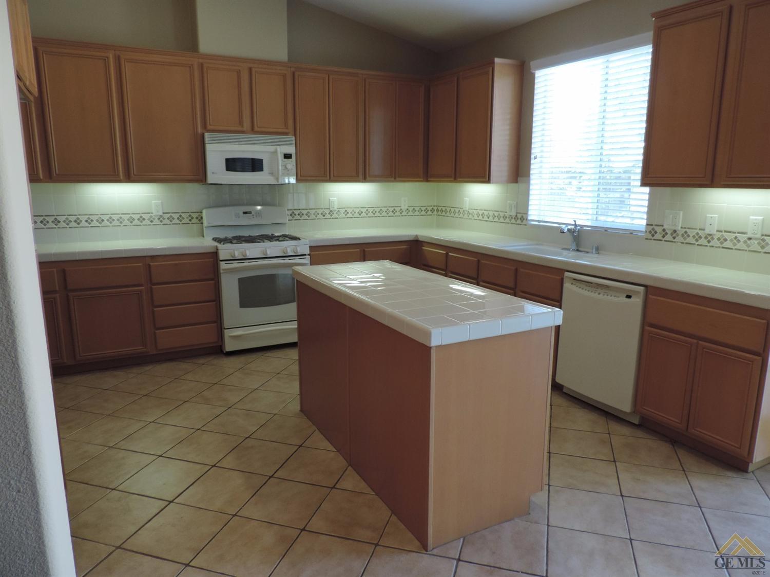 12302 Rambler Avenue Bakersfield, CA 93312 - Photo 18 of 31