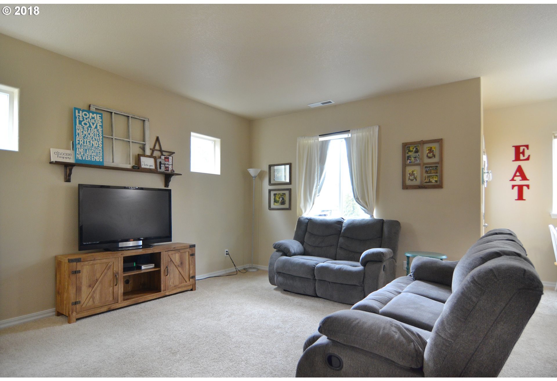5753 Mt Vernon Road Springfield, OR 97478 - Photo 11 of 32