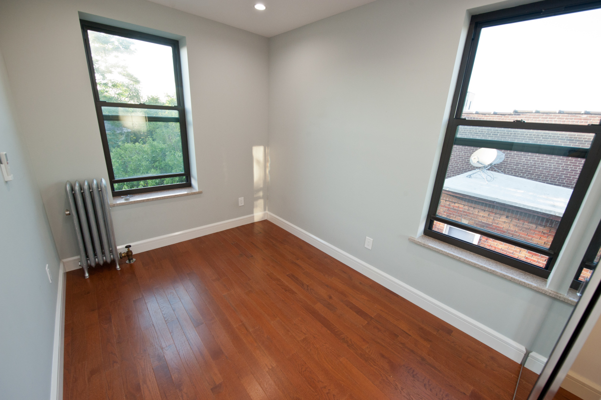 25-60 45th Street, Unit 3R Queens, NY 11103 - Photo 6 of 9