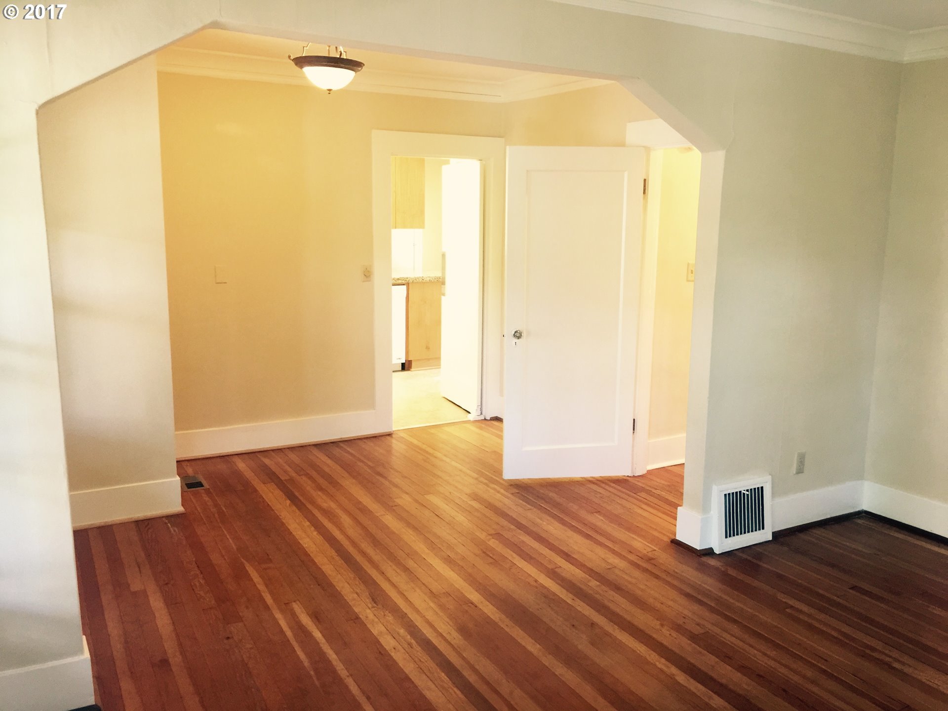 922 Southwest Curry Street Portland, OR 97239 - Photo 17 of 21 Gallery Image 17