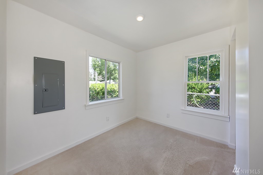 1719 Southwest 112th Street Burien, WA 98146 - Photo 14 of 17