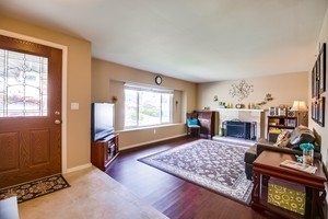 10043 Pinewood View Santee, CA 92071 - Photo 4 of 25 Gallery Image 4