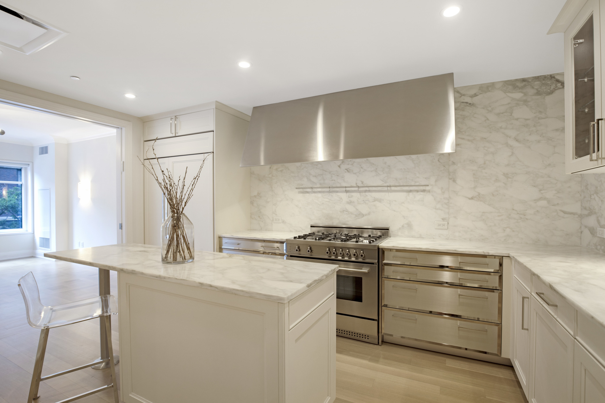 200 East 79th Street, Unit 3B Manhattan, NY 10075 - Photo 2 of 13