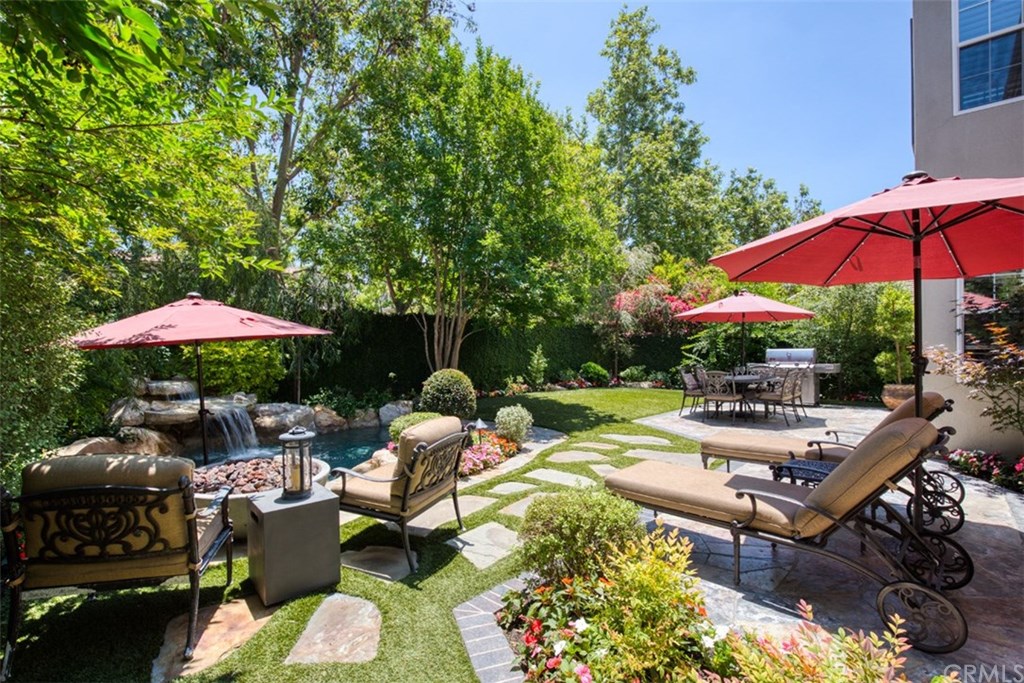 20 Winfield Drive Ladera Ranch, CA 92694 - Photo 37 of 47 Alternate way to decorate yard ~