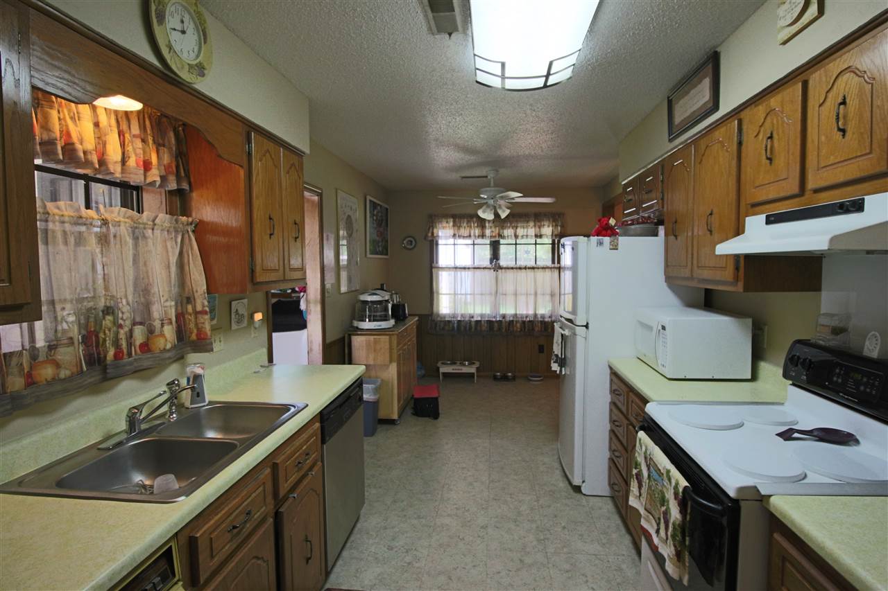 3401 Sycamore View Road Bartlett, TN 38134 - Photo 7 of 15 Original Wood Cabinets!