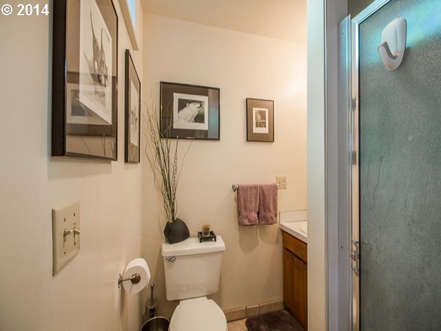 2486 Northwest Raleigh Street Portland, OR 97210 - Photo 8 of 16 Gallery Image 8