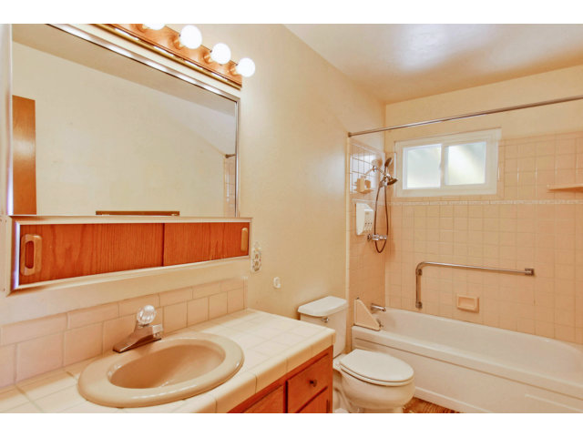 201 West Phillips Road Watsonville, CA 95076 - Photo 3 of 19 Gallery Image 3
