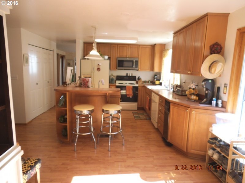 2420 Happy Valley Road Roseburg, OR 97471 - Photo 8 of 31 Gallery Image 8