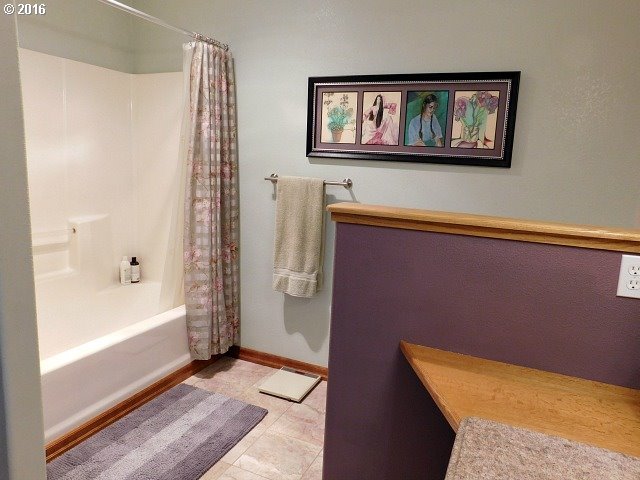 2641 Doerner Road Roseburg, OR 97471 - Photo 12 of 27