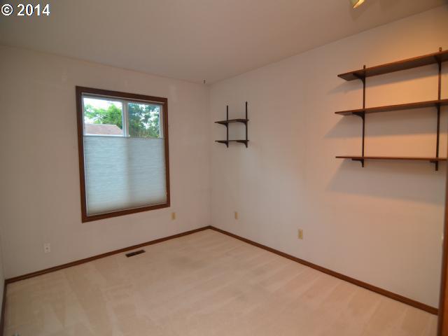 14575 Southwest Walker Road, Unit 25 Beaverton, OR 97006 - Photo 13 of 15 Gallery Image 13