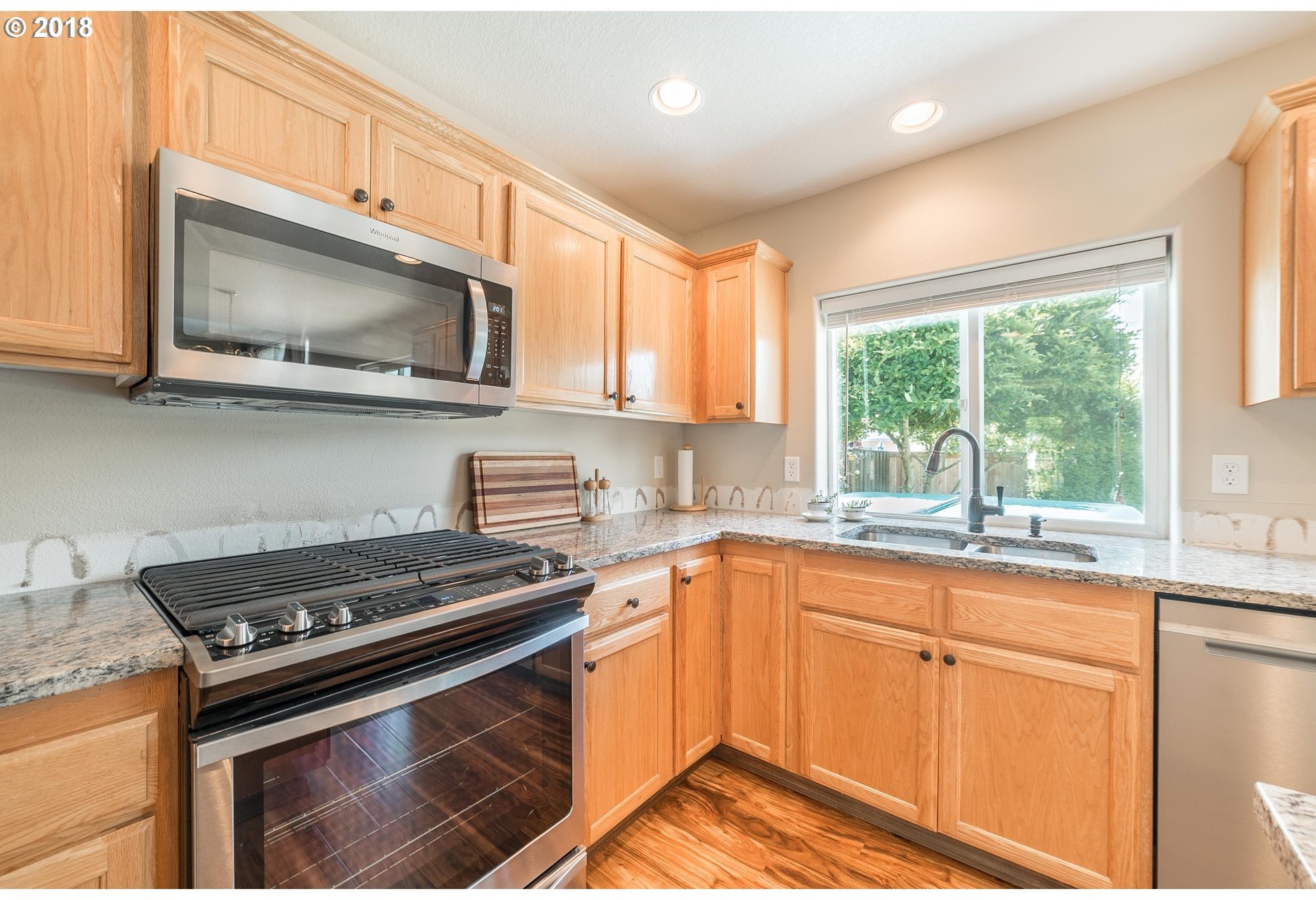 2457 Northeast 10th Avenue Hillsboro, OR 97124 - Photo 5 of 27