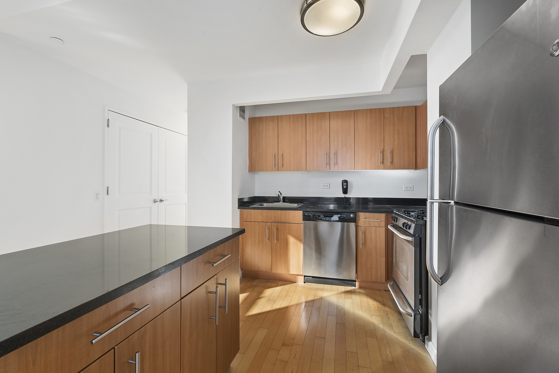 20 West Street, Unit 29E Manhattan, NY 10004 - Photo 2 of 10