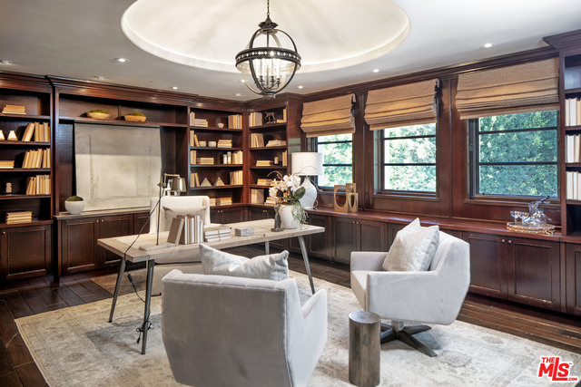 475 Halvern Drive Los Angeles, CA 90049 - Photo 23 of 26