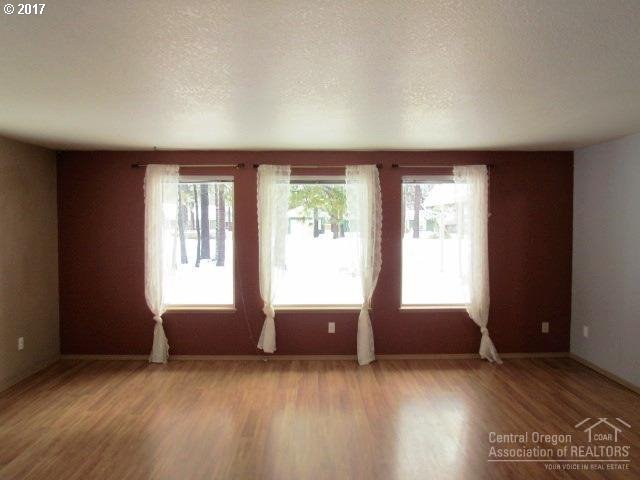 59911 Navajo Road Bend, OR 97702 - Photo 12 of 20 Gallery Image 12