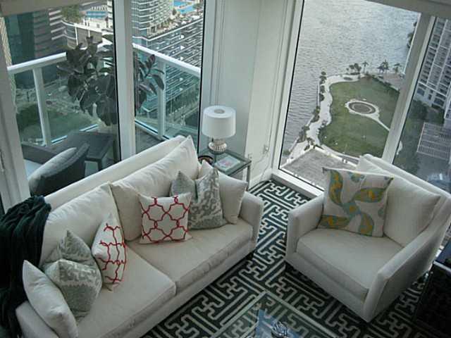 41 Southeast 5th Street, Unit 2201 Miami, FL 33131 - Photo 9 of 25