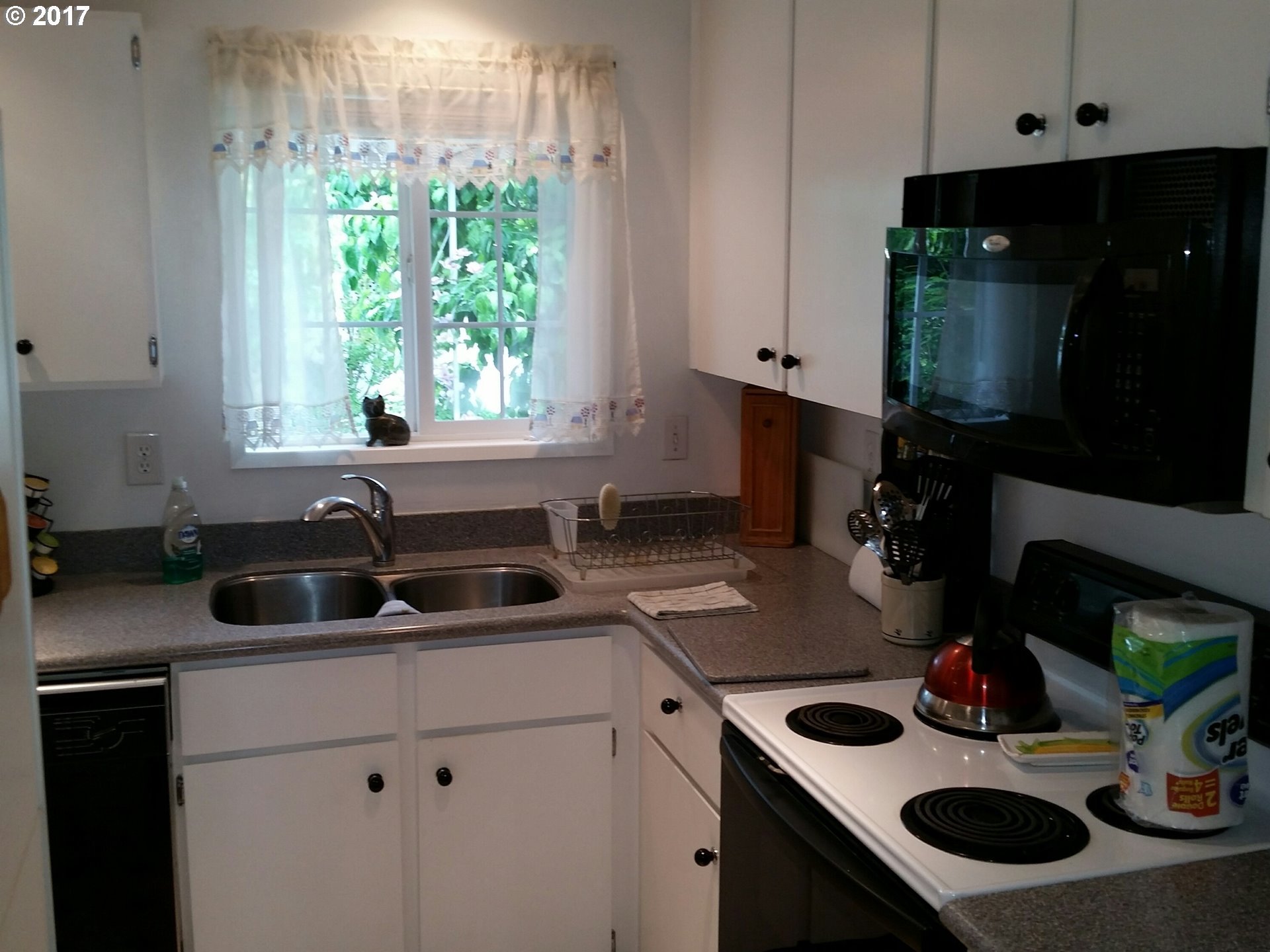 1640 Thompson Road Woodburn, OR 97071 - Photo 12 of 17 Gallery Image 12