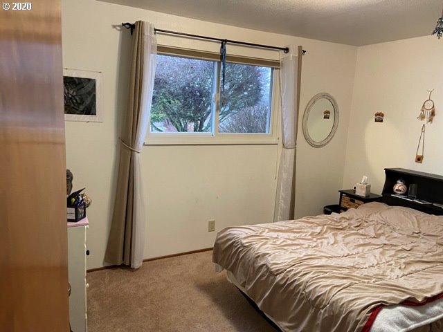 3790 Cherokee Drive Springfield, OR 97478 - Photo 10 of 13