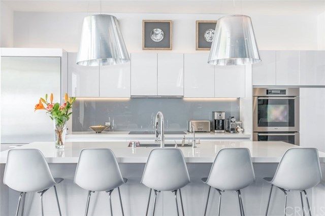 $3,900,000 | 925 Sandcastle Drive, Corona del Mar, CA 92625