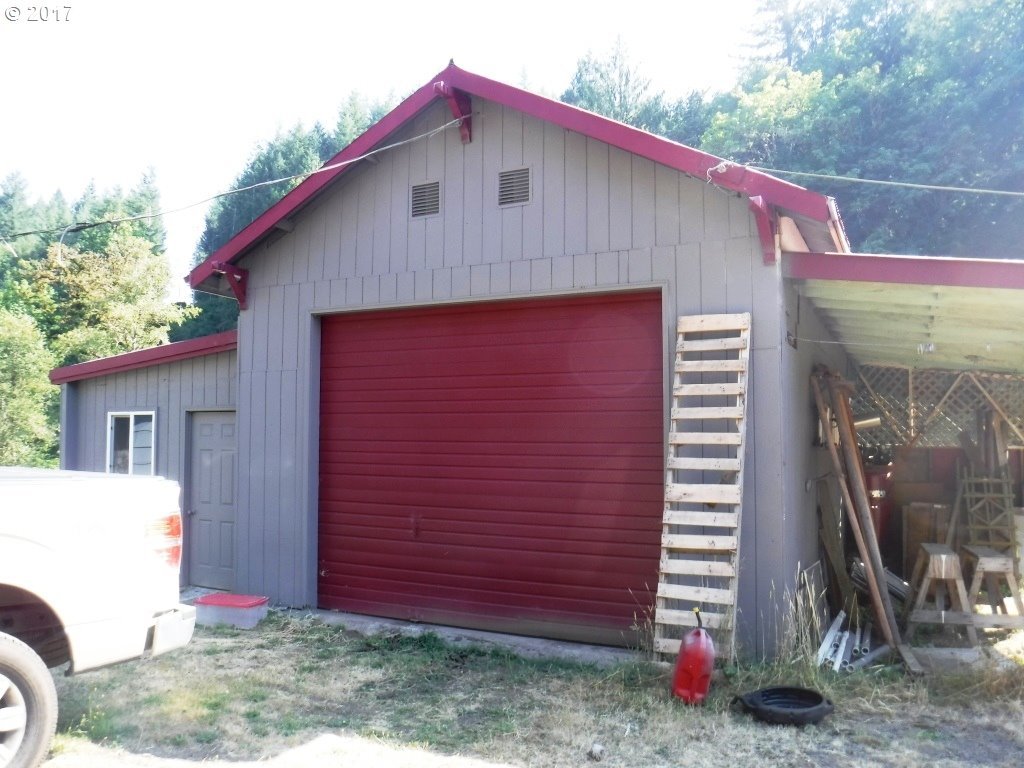 576 Upper Smith River Road Drain, OR 97435 - Photo 23 of 32 Gallery Image 23