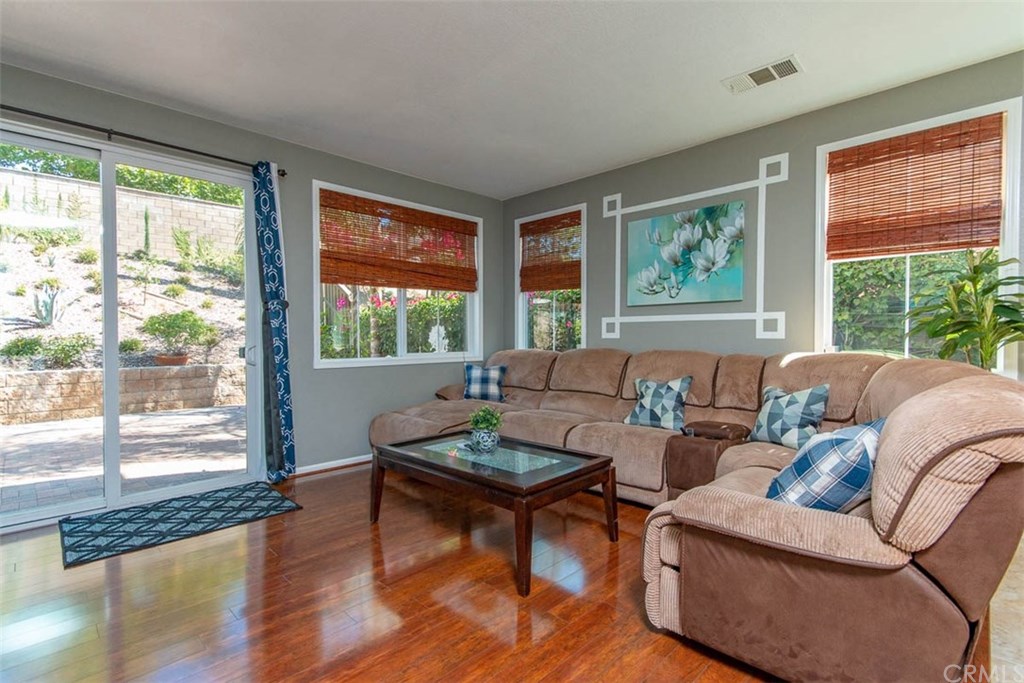 32009 Hummingbird Way Temecula, CA 92592 - Photo 8 of 40