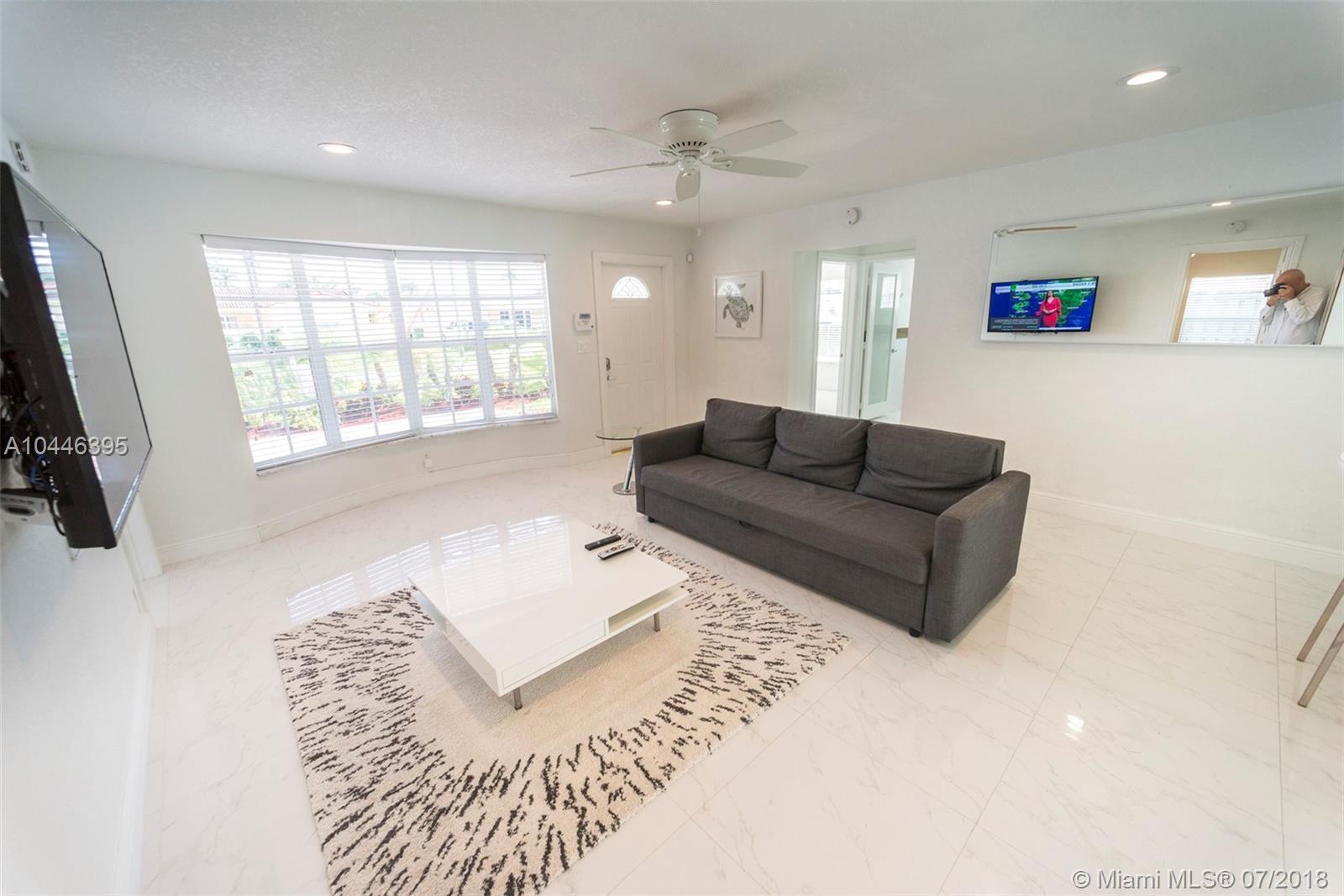 210 Southeast 4th Street Dania Beach, FL 33004 - Photo 5 of 41