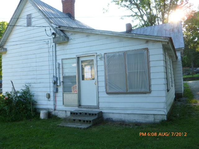 1326 Cheatham Street Springfield, TN 37172 - Photo 3 of 10