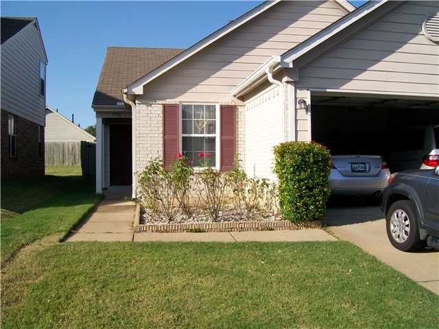 7790 Fallstone Road Memphis, TN 38125 - Photo 1 of 4 Beautiful all brick home with Garage!