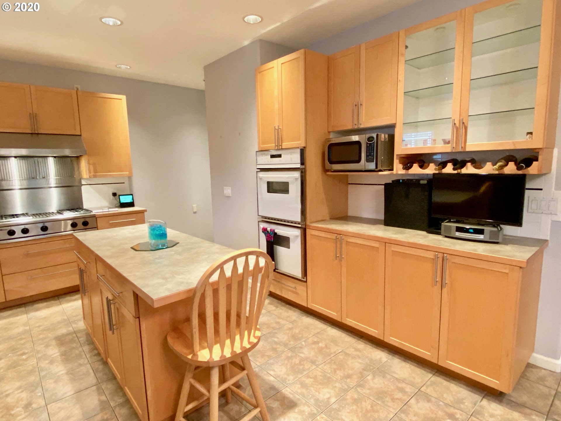 4914 Southwest Dickinson Street Portland, OR 97219 - Photo 6 of 26