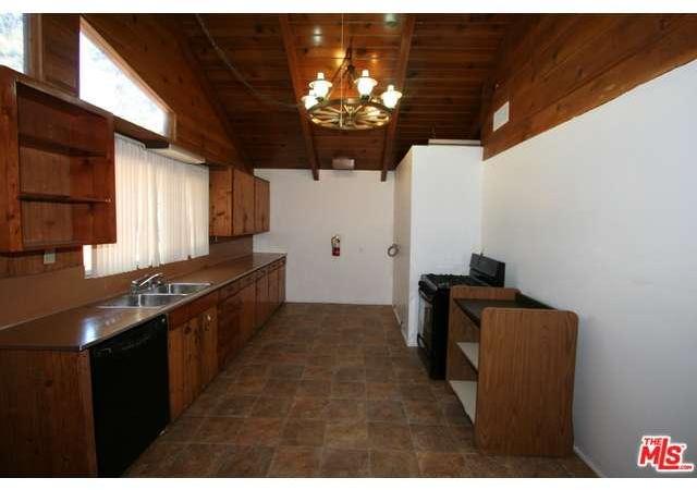 586 Conklin Road Big Bear Lake, CA 92315 - Photo 2 of 27