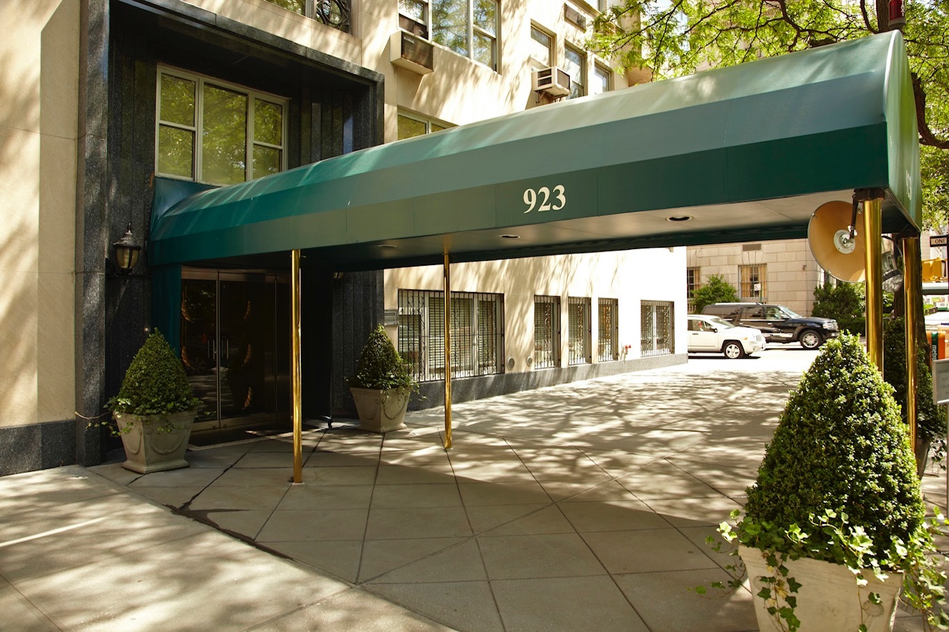 923 5th Avenue, Unit 15A Manhattan, NY 10021 - Photo 7 of 8